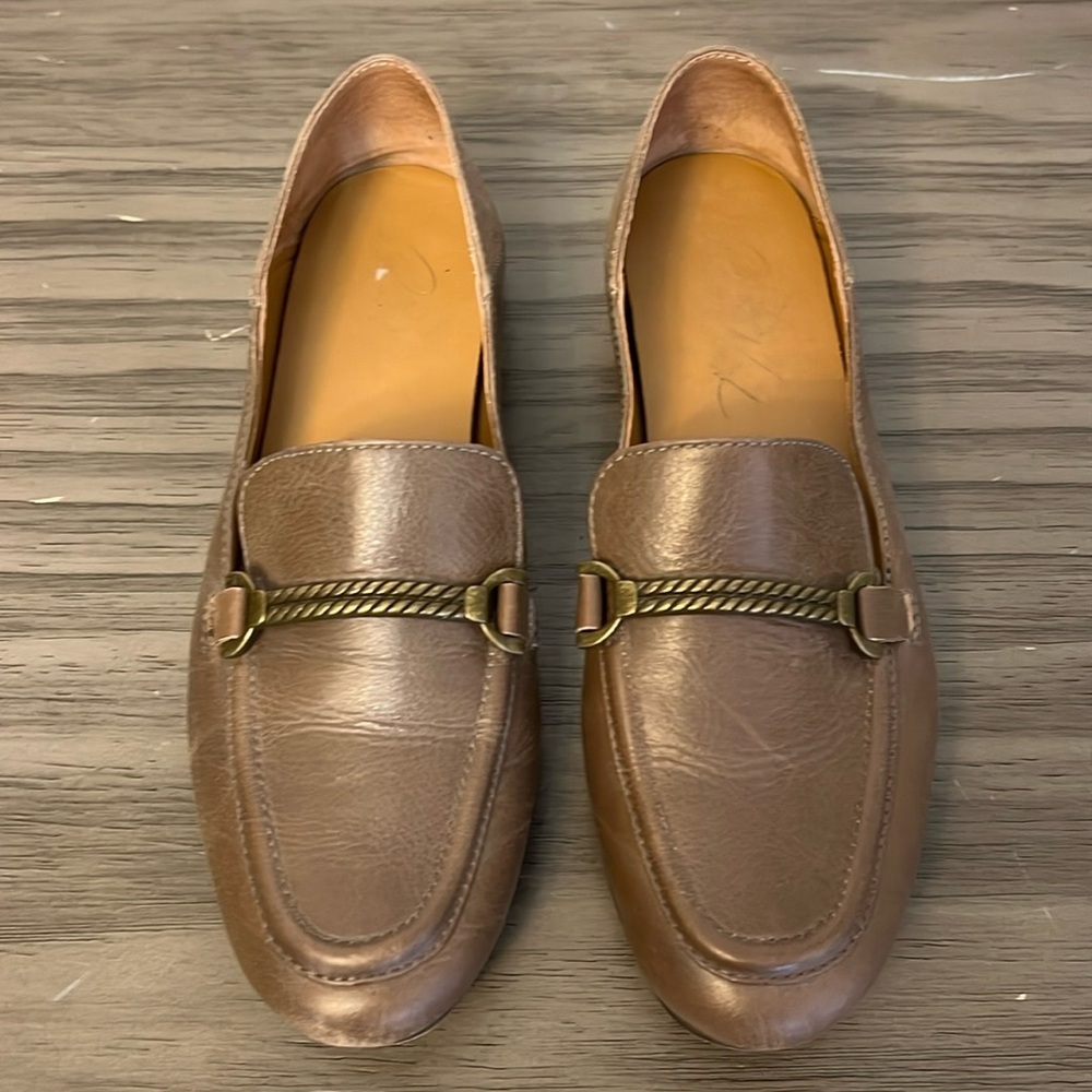 PATRICIA NASH FIA TAUPE LEATHER HORSE BIT LOAFERS 6